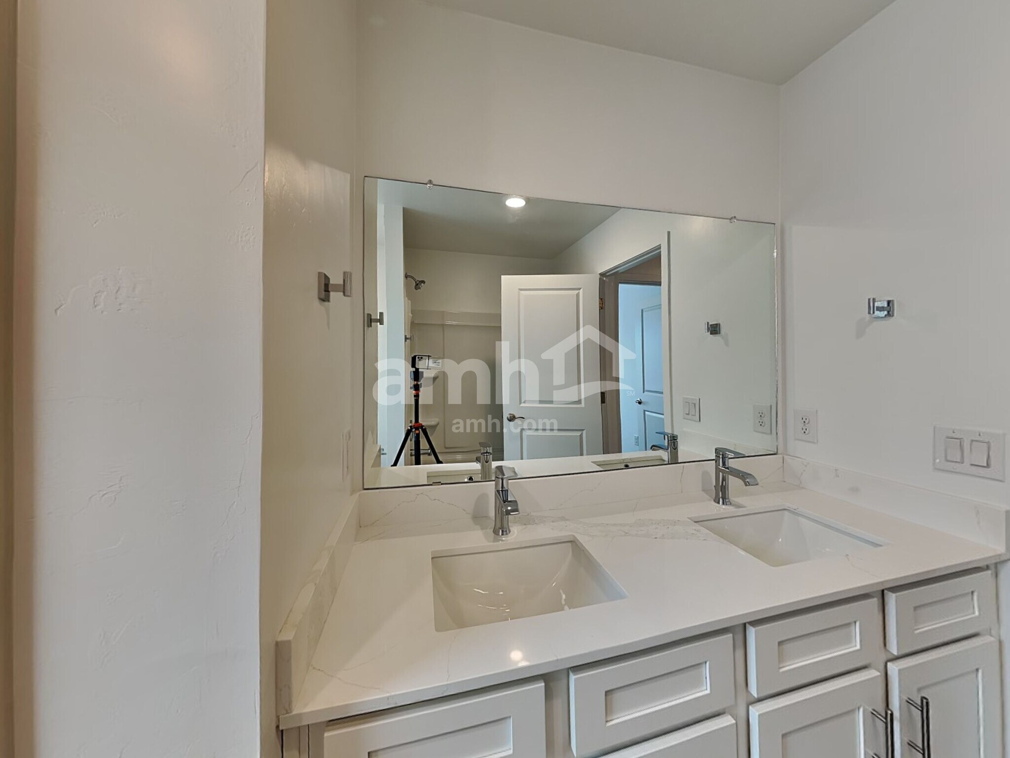 Building Photo - 7417 S Paseo Monte de Oro