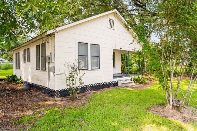 Building Photo - Charming 2 Bedroom 1 Bath In Boyce!