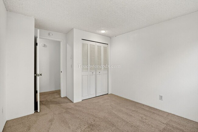 Building Photo - **$500 OFF SECOND MONTH RENT!**Bright Home with Stunning Mountain Skyline Setting!