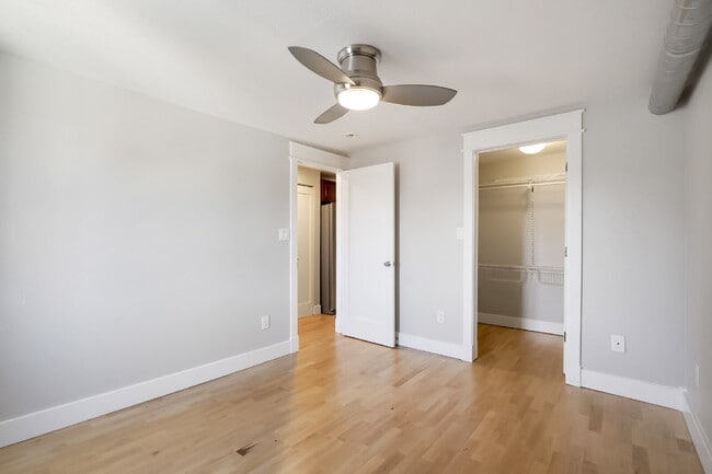 Building Photo - Affordable Lux One Bedroom in West Wash Park