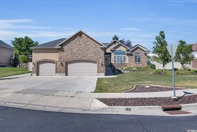 Building Photo - 225 Hansen Ridge Dr