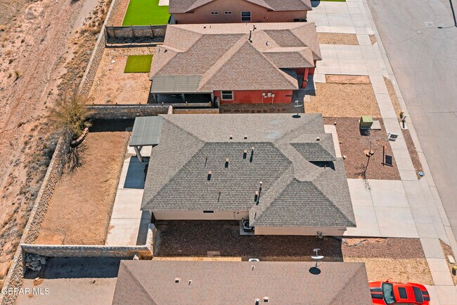 Building Photo - 2404 Escape Point St