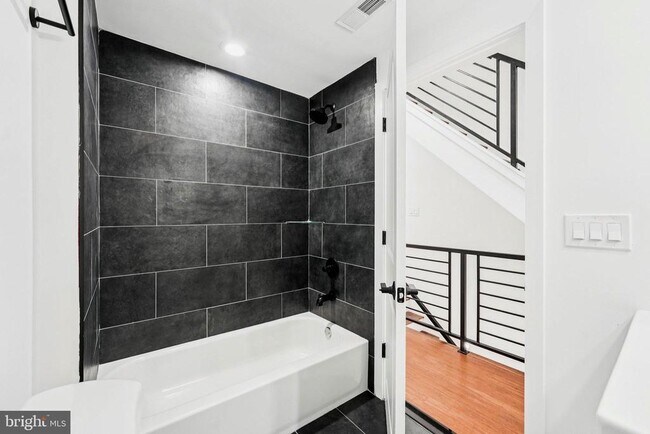 Building Photo - 2602 Earp St