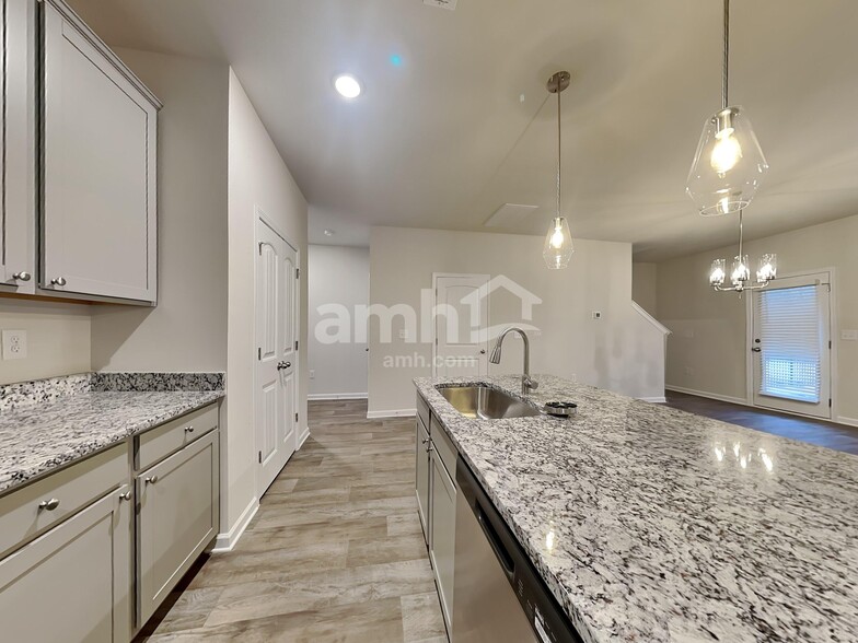 Building Photo - 3120 Emberly Dr