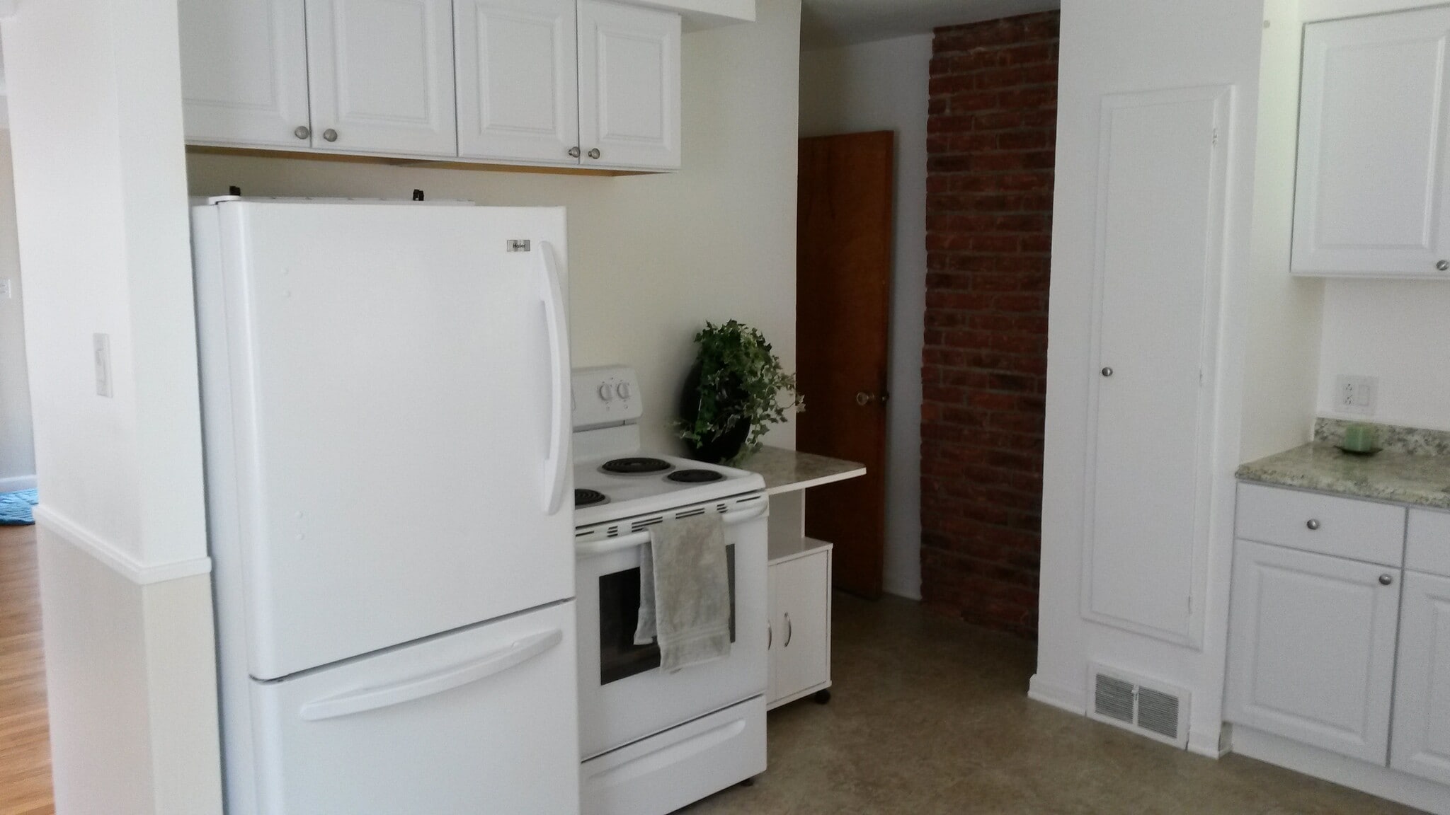 Kitchen - 21865 Coolidge Highway