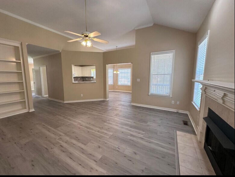 Building Photo - 297 High Chaparral Dr