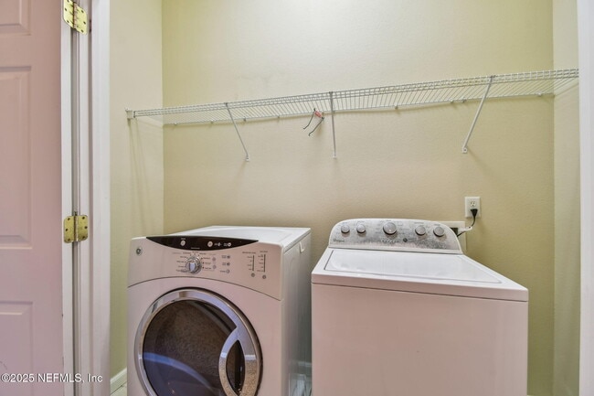 Building Photo - 5831 Parkstone Crossing Dr