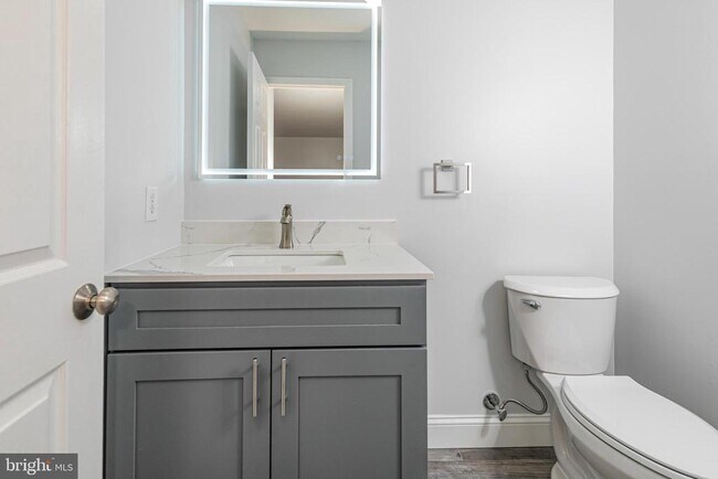 Building Photo - 7 Exeter Ct