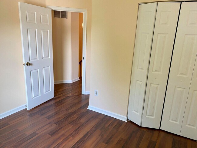 Building Photo - 1711 Winding Brook Way