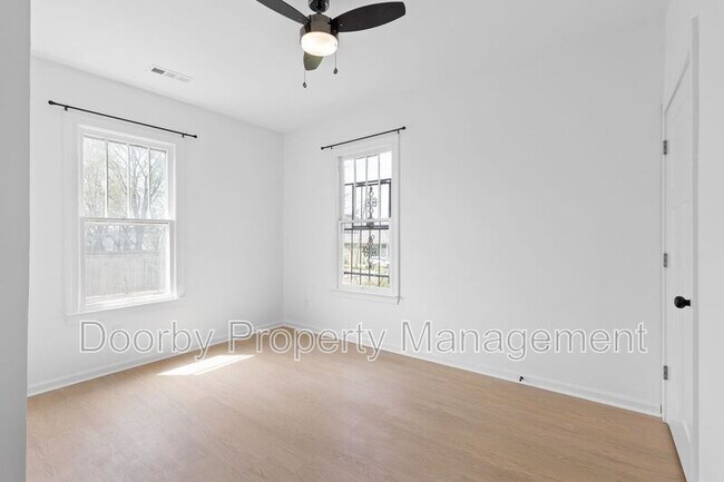 Building Photo - 913 S Highland Park Ave