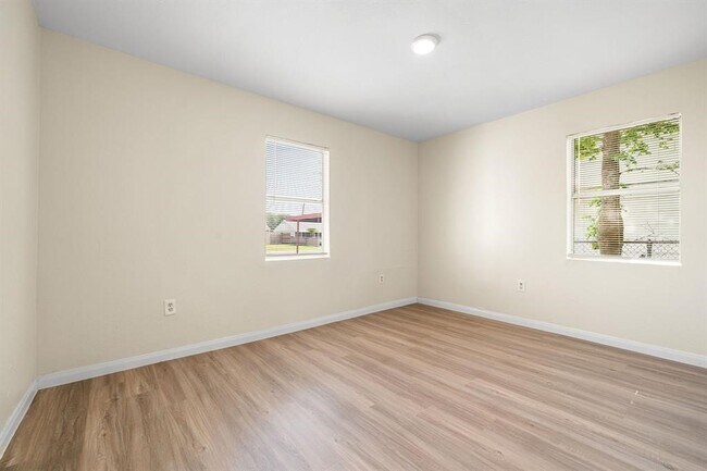 Building Photo - 4726 Angleton St