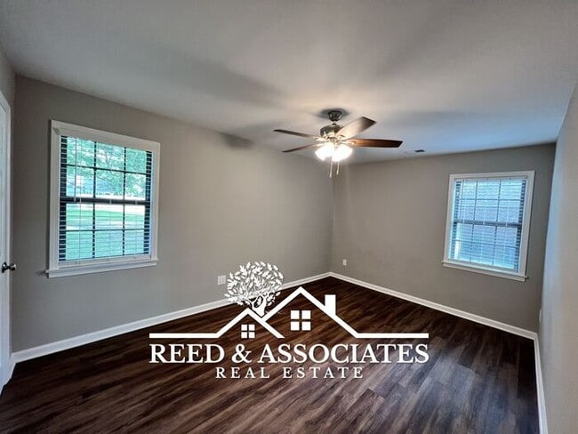 Building Photo - Renovated Collierville Home!