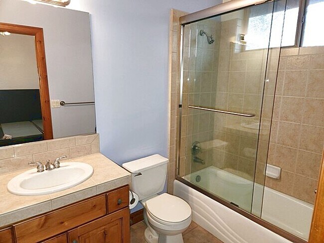 Building Photo - Beautiful Ranch Place Home