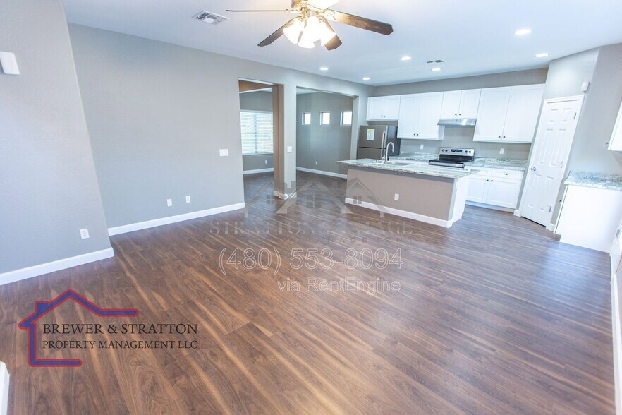 Building Photo - 5816 W Gwen St