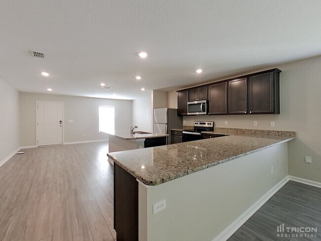 Building Photo - 77038 Crosscut Wy