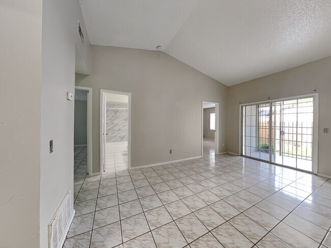 Building Photo - 1921 Truman Rd