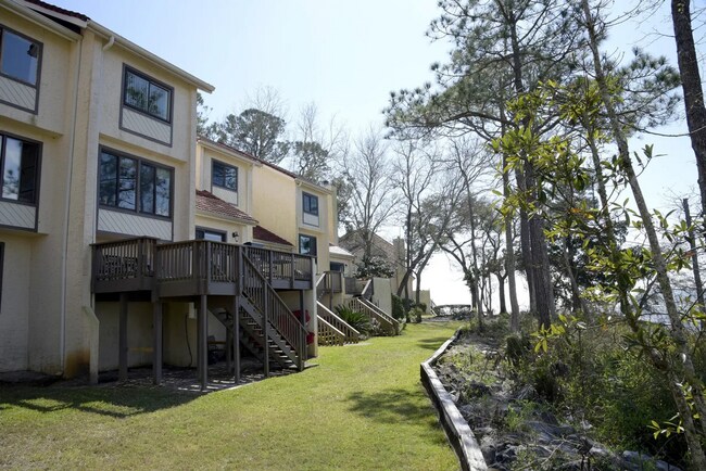 Building Photo - 30 Marina Cove Dr
