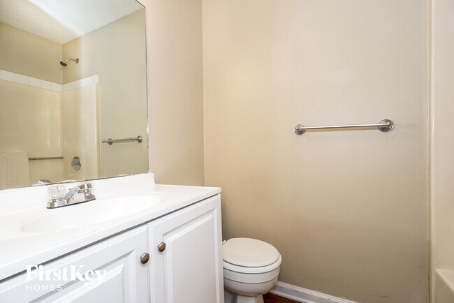 Building Photo - 4053 Evelyn Dr