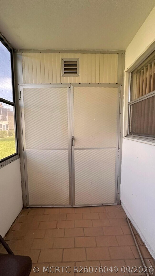 Building Photo - 104 Saxony C