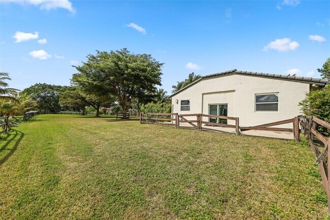 Building Photo - 10630 El Caballo Ct
