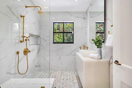 Building Photo - 217 Avila Rd