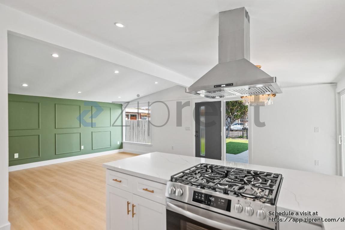 Building Photo - 28023 Tampa Ave