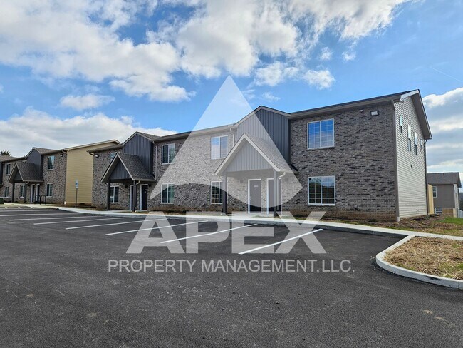 Building Photo - AVALON TOWNHOMES – LIKE NEW - 2 Bd/2.5 Ba Townhome off Topside Road with convenient access to Mar...