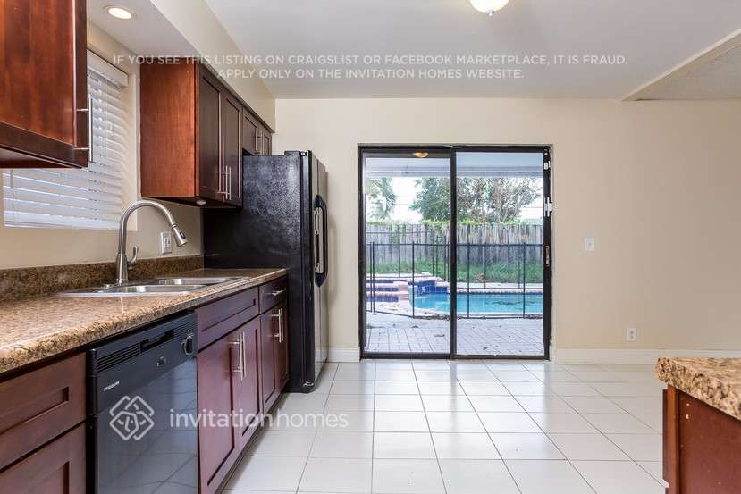 Building Photo - 5756 Strawberry Lakes Cir