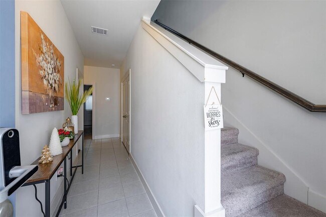 Building Photo - 3624 Griggs Rd