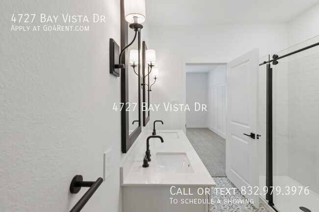 Building Photo - 4727 Bay Vista Dr