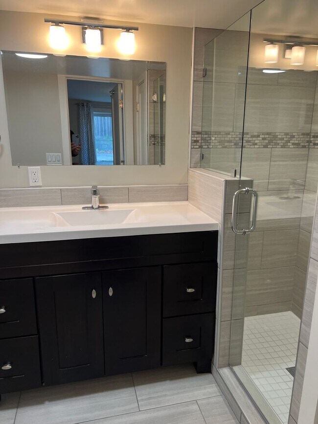 Building Photo - 3 Bedroom / 2 Bath House in West Portal!