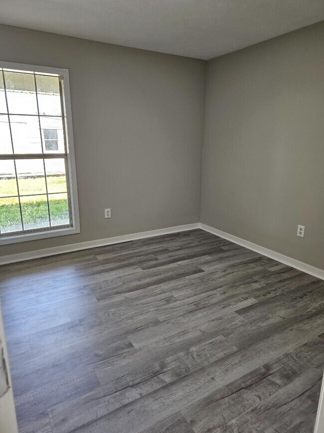 Building Photo - 119 Cedar Spring Cir