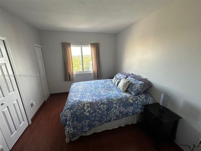 Building Photo - 3500 Coral Wy