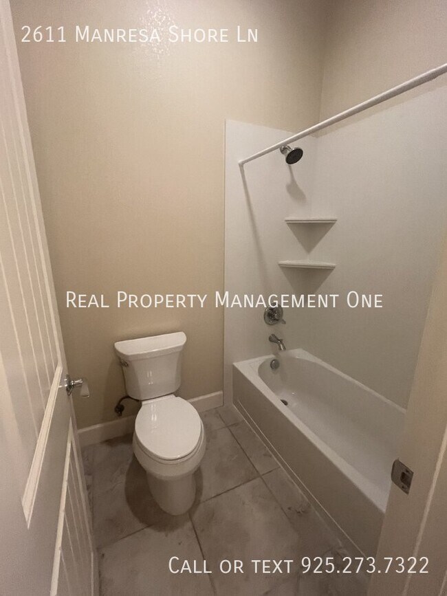 Building Photo - 2611 Manresa Shore Ln