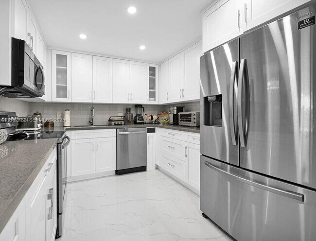 Building Photo - 2851 NE 183rd St