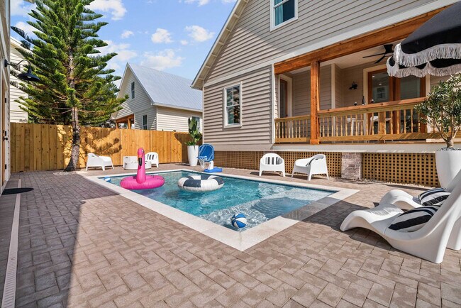 Building Photo - 28 W Castillo Dr