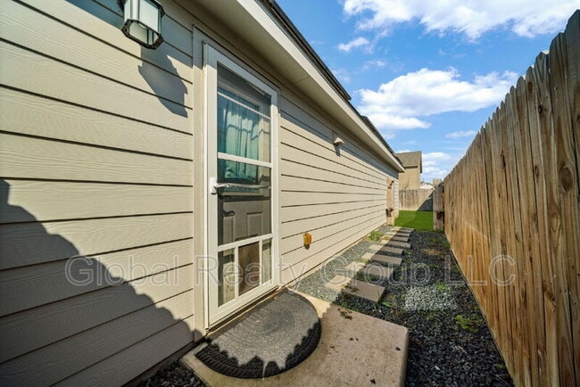 Building Photo - 10735 Giacconi Dr