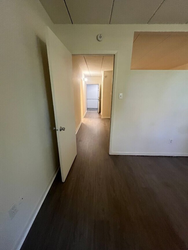 Building Photo - 1 Bd / 1 Bth Warminster Condo