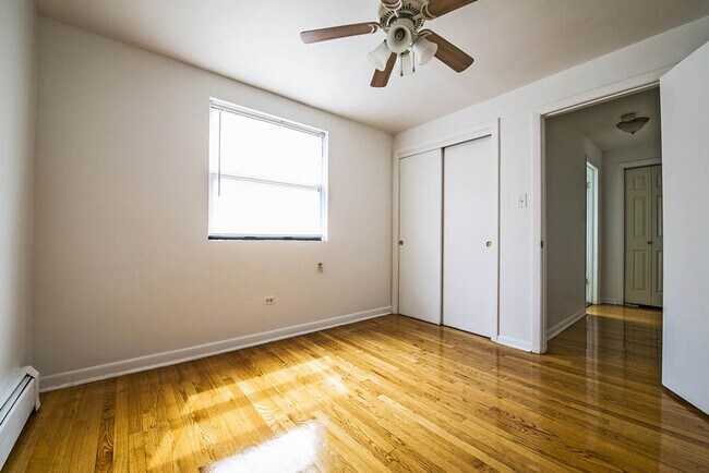 Building Photo - 8231-37 S Ellis Ave Chicago, IL 60619