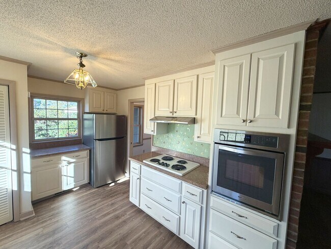 Building Photo - 222 Knox Dr