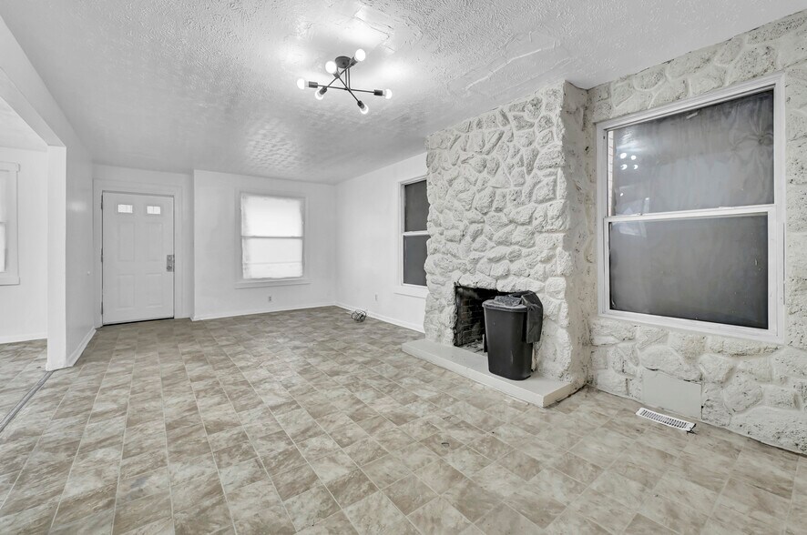 Building Photo - 9502 Talbot Ave