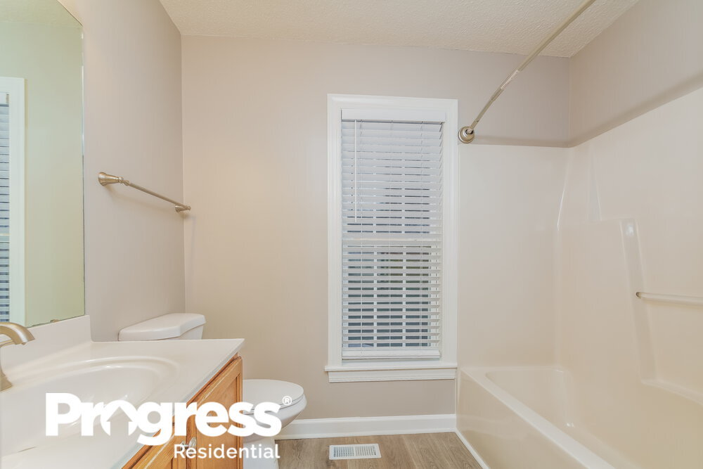 Building Photo - 258 Tillamook Dr