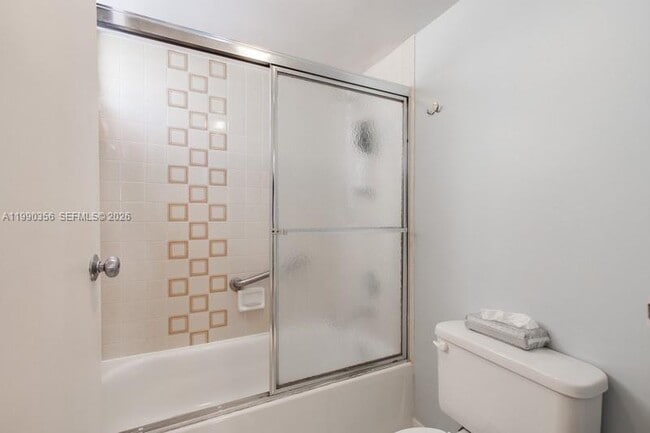 Building Photo - 2625 Collins Ave