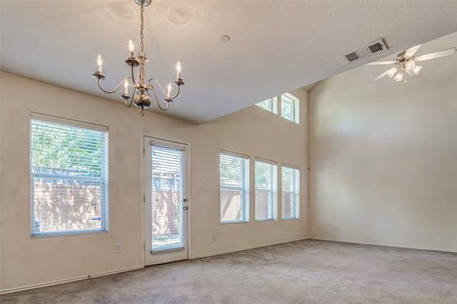 Building Photo - 9948 Fleetwood Dr