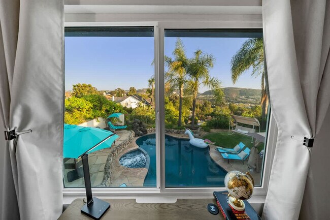 Building Photo - 9737 Benavente Pl