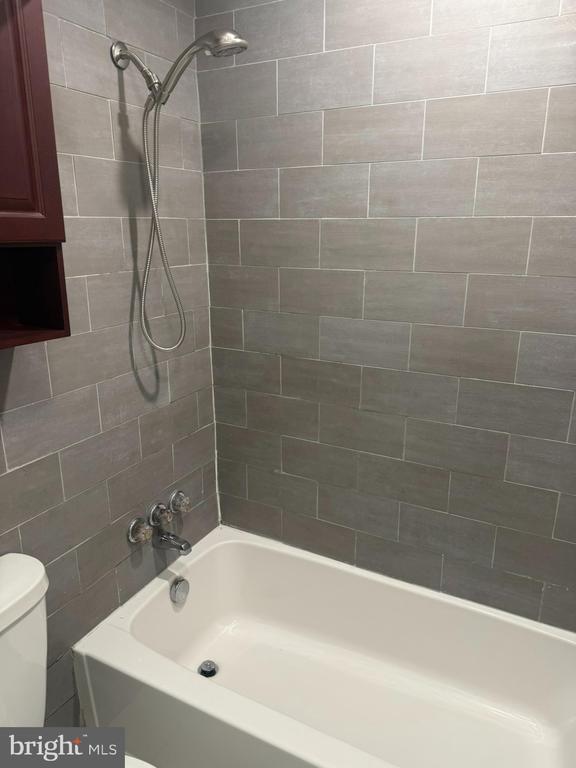 Building Photo - 108 McCormick St