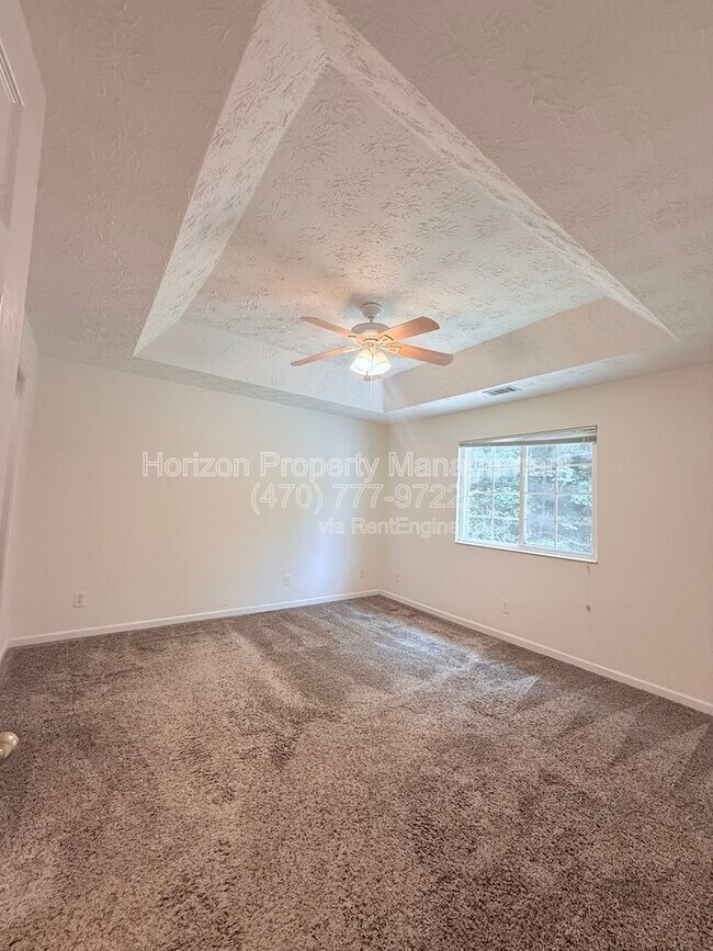 Building Photo - 4019 Hidden Hollow Dr