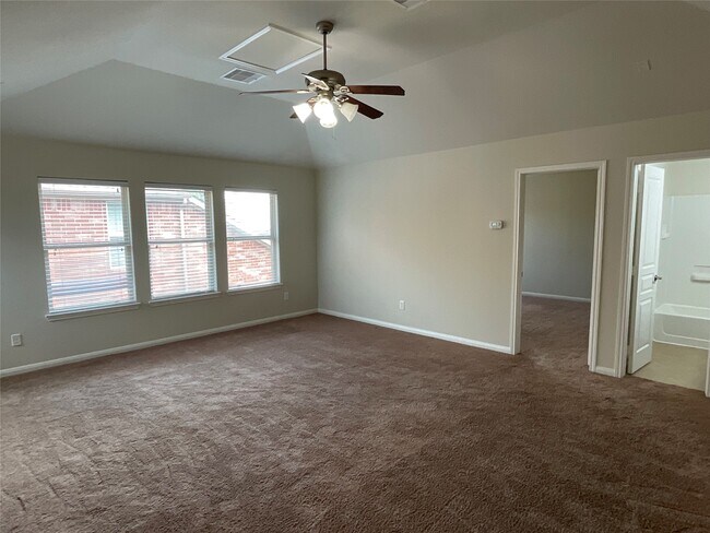 Building Photo - 10022 Western Pine Trail