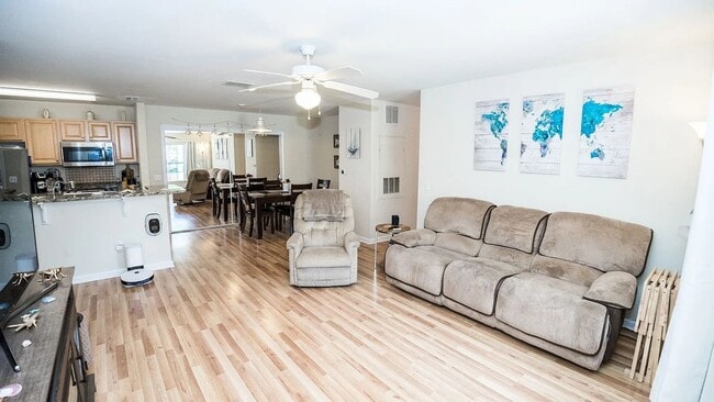 Building Photo - Charming 4BR Townhome in Panama City Beach