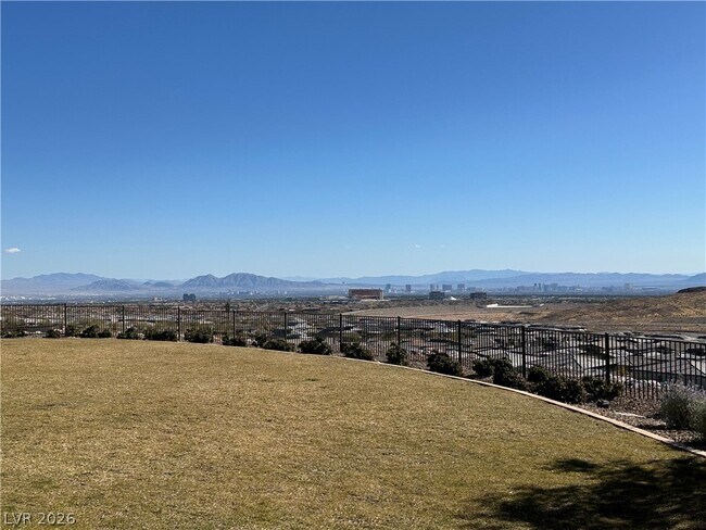 Building Photo - 12488 Primrose Grove Ln